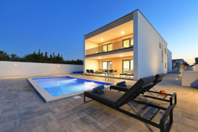 Villa Good Vibes with heated pool